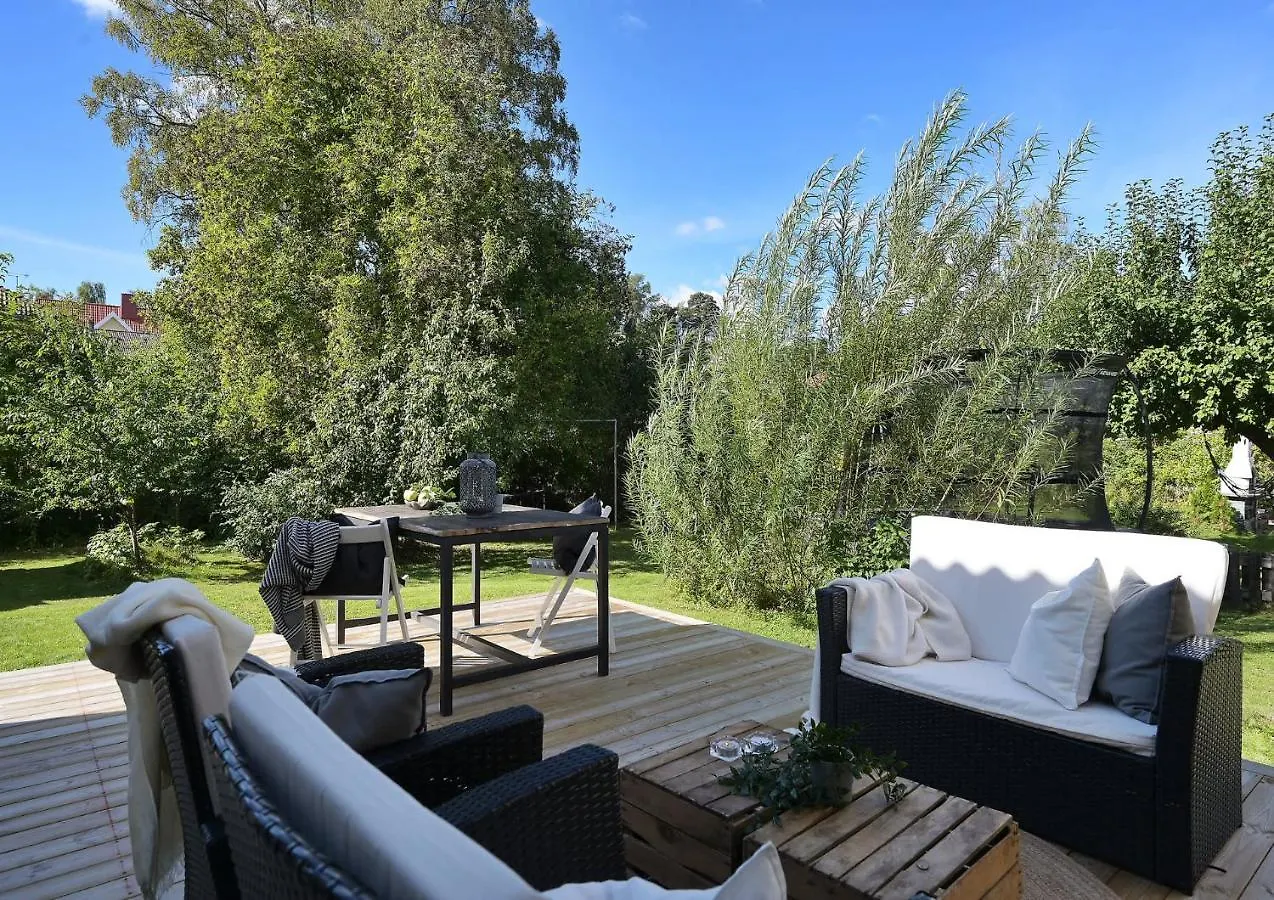 Luxurious & Cozy 2 Train Stops To City King Beds Villa Stockholm Holiday home