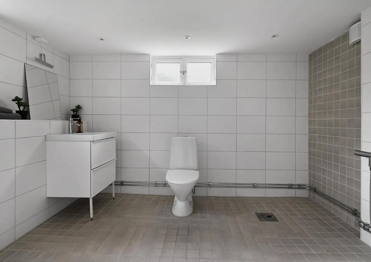 Luxurious & Cozy 2 Train Stops To City King Beds Villa Stockholm