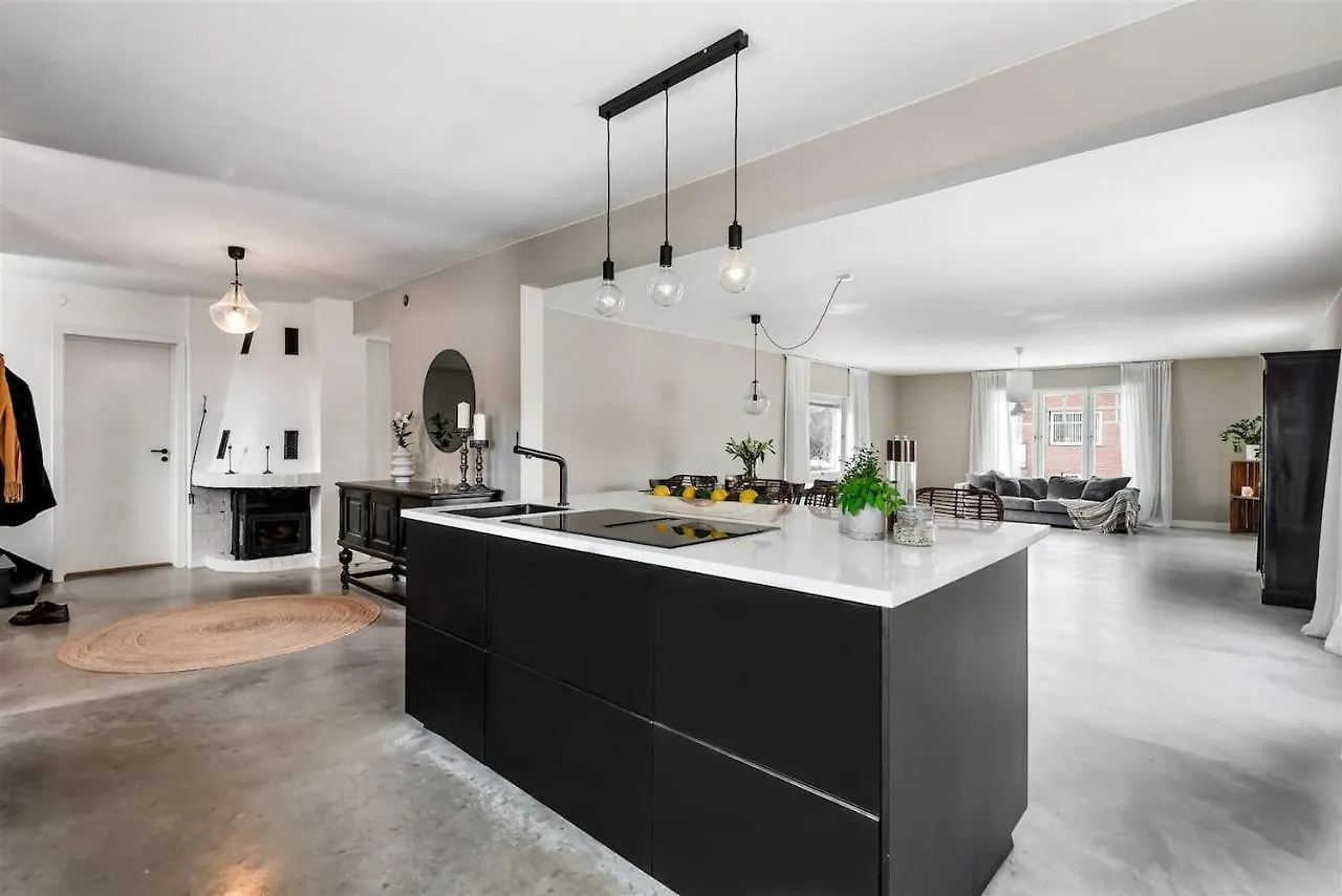 Luxurious & Cozy 2 Train Stops To City King Beds Villa Stockholm